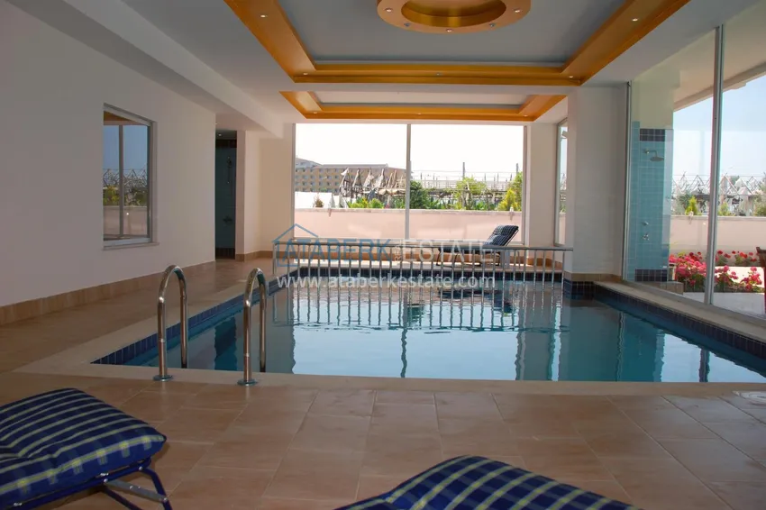 Dwupoziomowy penthouse w rejonie Kestel, umeblowany - pierwsza linia brzegowa 8 
