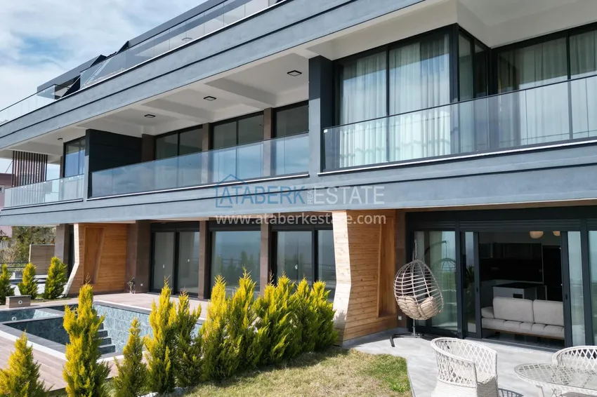 Luxury real estate! Villas in Alanya — Incekum district. Suitable for citizenship 11