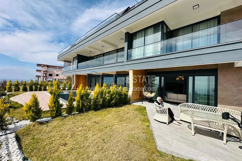 Luxury real estate! Villas in Alanya — Incekum district. Suitable for citizenship 13