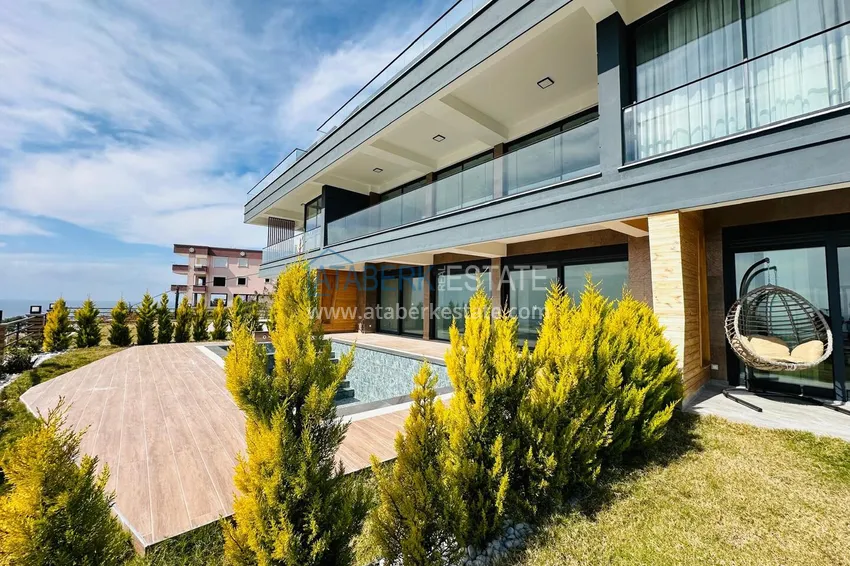 Luxury real estate! Villas in Alanya — Incekum district. Suitable for citizenship 14