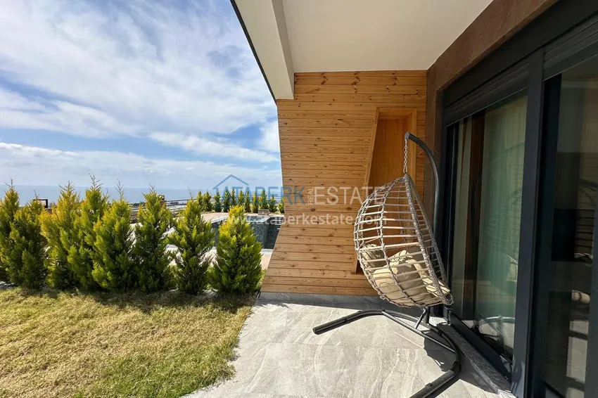 Luxury real estate! Villas in Alanya — Incekum district. Suitable for citizenship 17