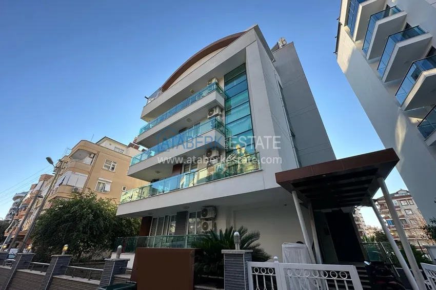 Garden duplex 3+1 in the center of Alanya — style, comfort and impeccable design 1
