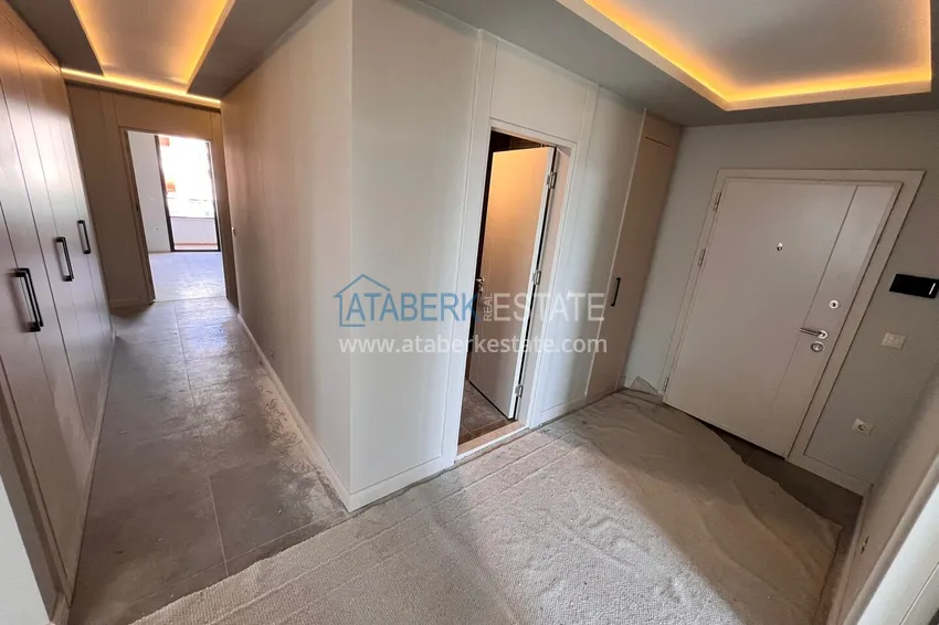 Purchase Spacious linear 4+1 apartment in a new residential complex, Yenisehir district - Mersin 2 
