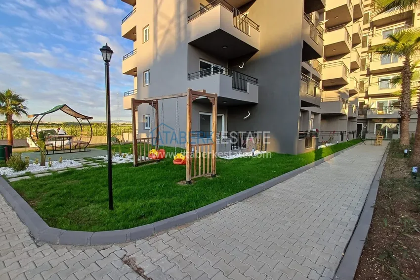One bedroom apartment from the owner with a fine finish in Mersin, Cesmeli district 3 