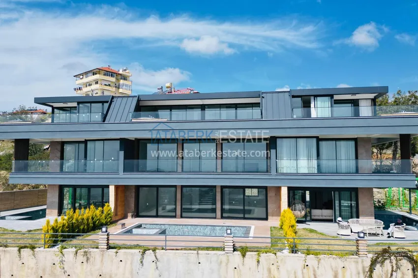 Luxury real estate! Villas in Alanya — Incekum district. Suitable for citizenship 3