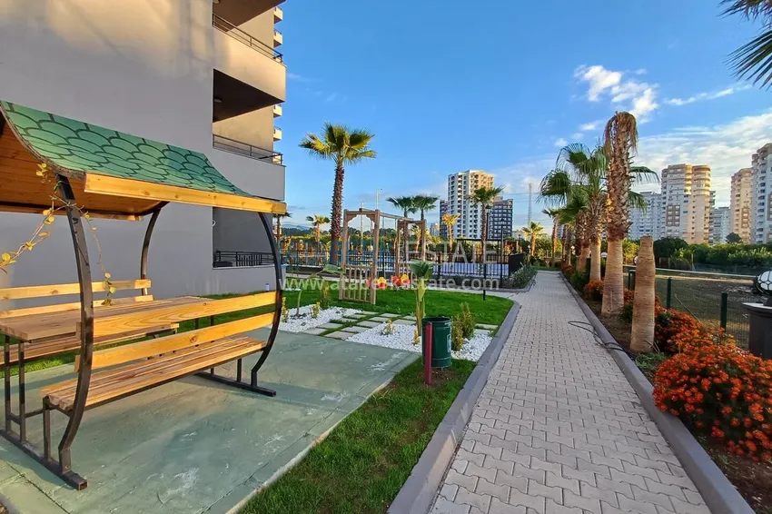One bedroom apartment from the owner with a fine finish in Mersin, Cesmeli district 4 