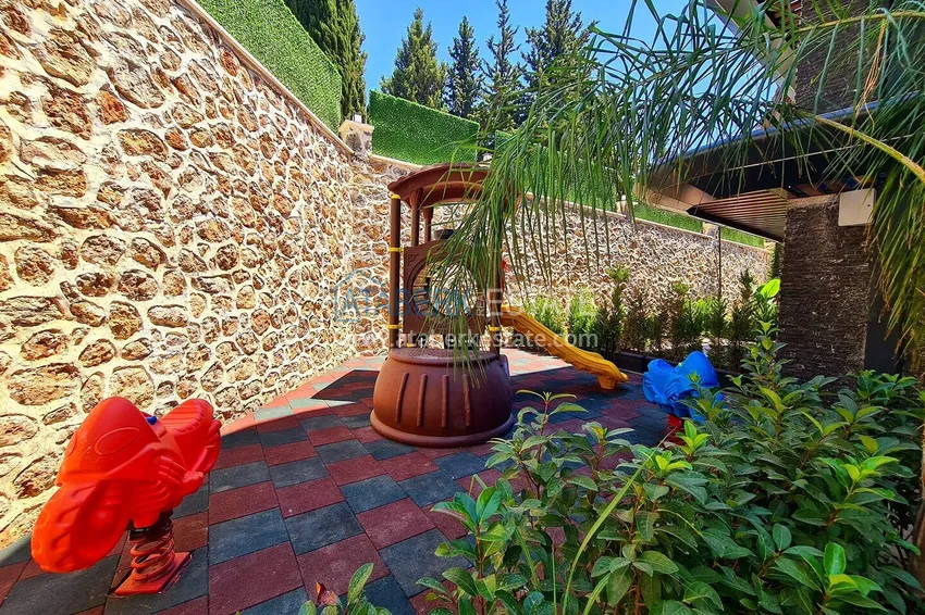 One-bedroom apartment with a turnkey finish in Alanya 11