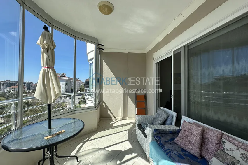 Kupuj Apartament 2+1 z meblami i przeszklonymi balkonami — Alanya, dzielnica Cikcilli. Nadaje się do zezwolenia na pobyt 17 