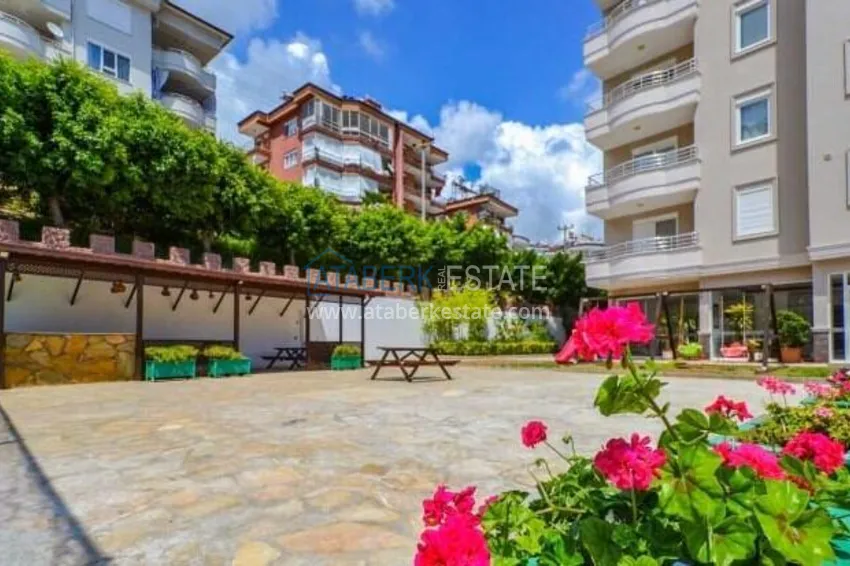 Apartament 2+1 z meblami i przeszklonymi balkonami — Alanya, dzielnica Cikcilli. Nadaje się do zezwolenia na pobyt 6 