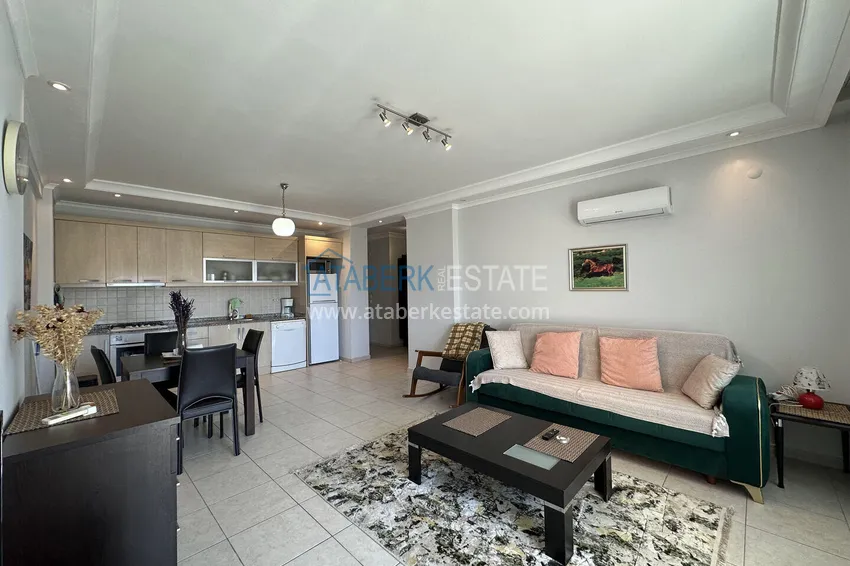 Kupuj Apartament 2+1 z meblami i przeszklonymi balkonami — Alanya, dzielnica Cikcilli. Nadaje się do zezwolenia na pobyt 3 
