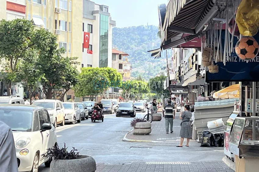 2+1 apartment in the center of Alanya is only 300 meters from the sea. The property is suitable for citizenship 4