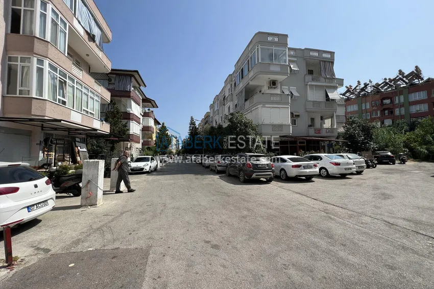 2+1 apartment in the center of Alanya is only 300 meters from the sea. The property is suitable for citizenship 5