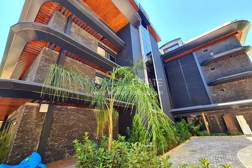 Penthouse 1+1 with a fine finish in an elite complex — the center of Alanya, Buyuk Hasbahce district 8 