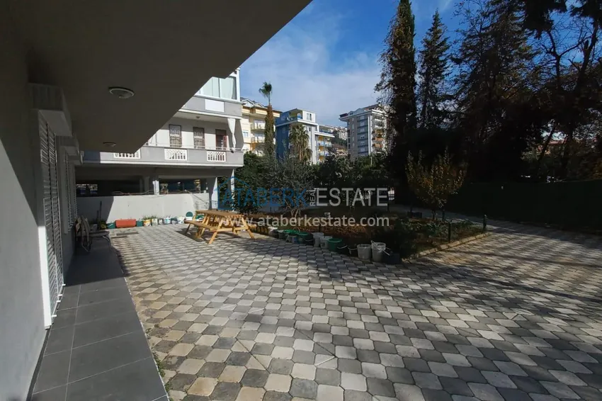 Three-room city apartment with furniture and a separate kitchen in the center of Alanya 6