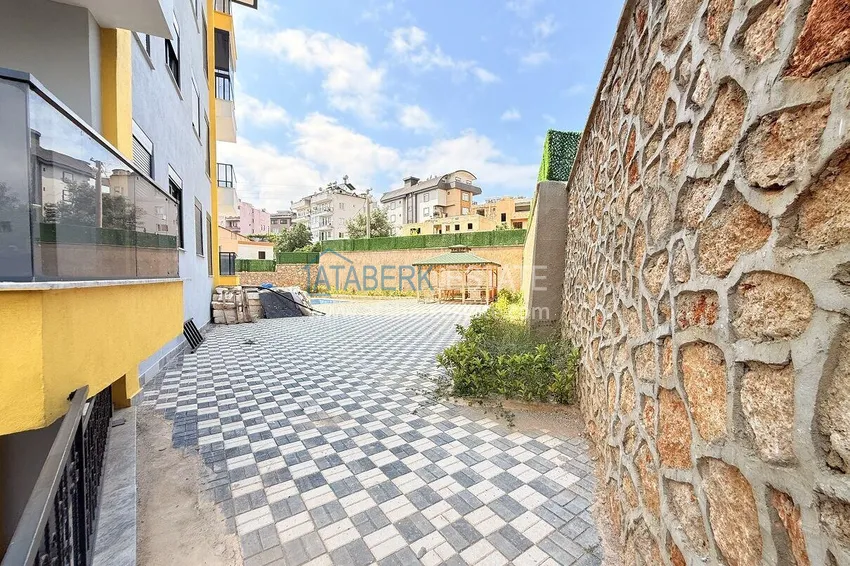 New 2+1 apartment in a low-rise complex — Alanya, Oba district 9 