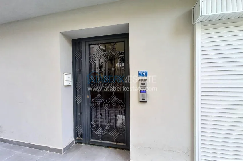 Three-room city apartment with furniture and a separate kitchen in the center of Alanya 8