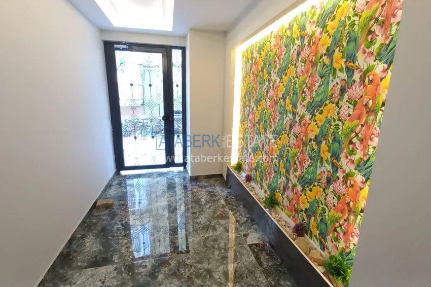 Three-room city apartment with furniture and a separate kitchen in the center of Alanya 9