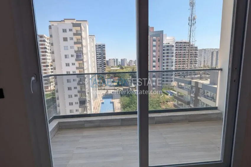 Purchase Apartment 1+1 with sea view just 300 meters from the sea - Mersin, Tomuk district 6 