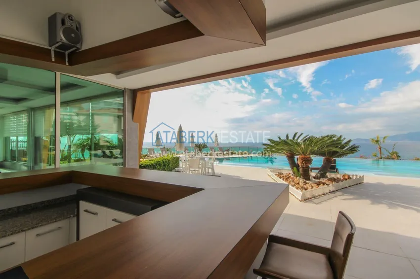 Furnished apartment 1+1 with sea view in luxury complex - Kargycak, first coast line 11 