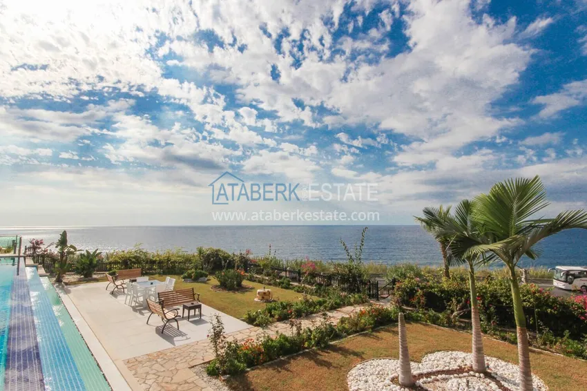 Furnished apartment 1+1 with sea view in luxury complex - Kargycak, first coast line 9 