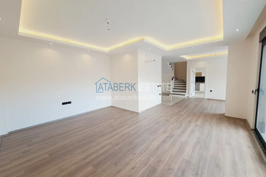 Purchase Penthouse 3+1 duplex in the center of Alanya - real estate for citizenship 3 
