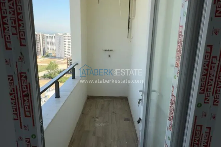 Purchase 1+1 apartment with sea view and quality finishes - Mersin, Tezje district 8