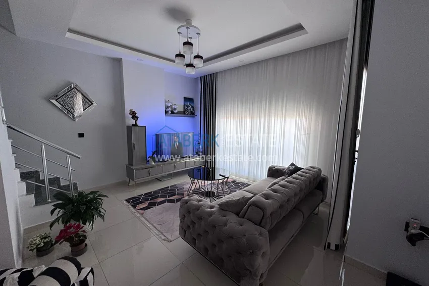 Purchase Penthouse 2+1 furnished with mountain view in Alanya, Mahmutlar district 1