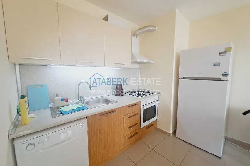 Kupuj Apartament 1+1 z meblami, widokiem na morze i przeszklonym balkonem - Alanya, dzielnica Mahmutlar 4