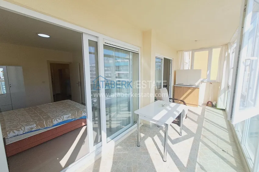 Kupuj Apartament 1+1 z meblami, widokiem na morze i przeszklonym balkonem - Alanya, dzielnica Mahmutlar 9
