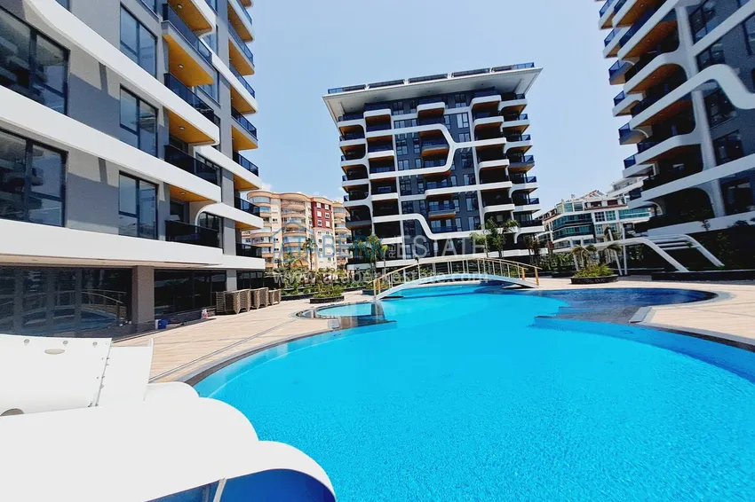 1+1 apartment in a premium complex with five-star hotel concept - Tosmur, Alanya 8
