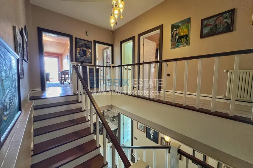 Purchase Panoramic 5+1 duplex with separate kitchen in the center of Alanya, Bektash - suitable for citizenship 18 
