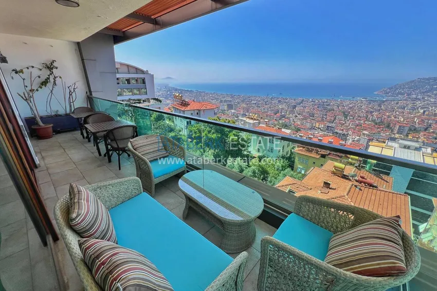 Purchase Panoramic 5+1 duplex with separate kitchen in the center of Alanya, Bektash - suitable for citizenship 22 