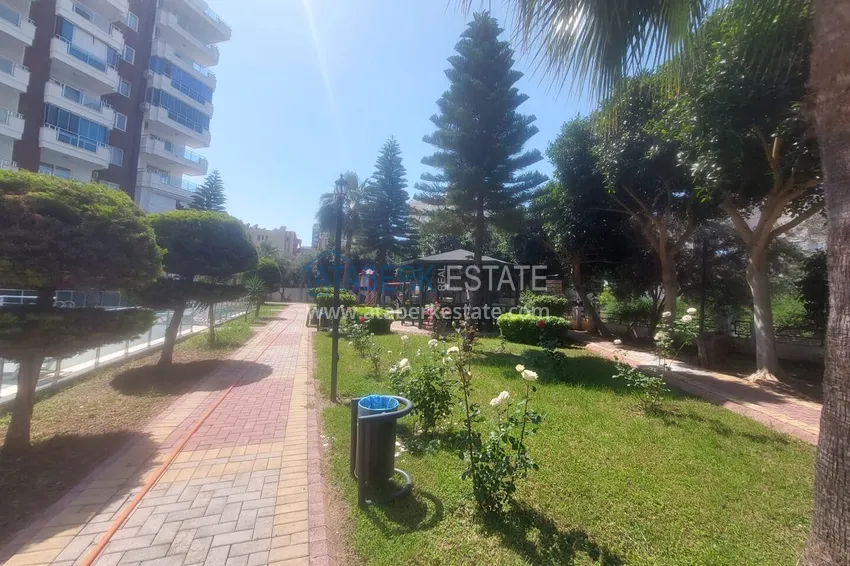 Apartament 2+1 z meblami i dwoma przeszklonymi balkonami 450 metrów od morza - Mahmutlar 11