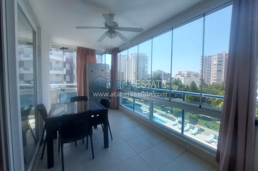 Kupuj Apartament 2+1 z meblami i dwoma przeszklonymi balkonami 450 metrów od morza - Mahmutlar 11