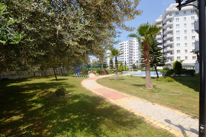Apartament 2+1 z meblami i dwoma przeszklonymi balkonami 450 metrów od morza - Mahmutlar 12