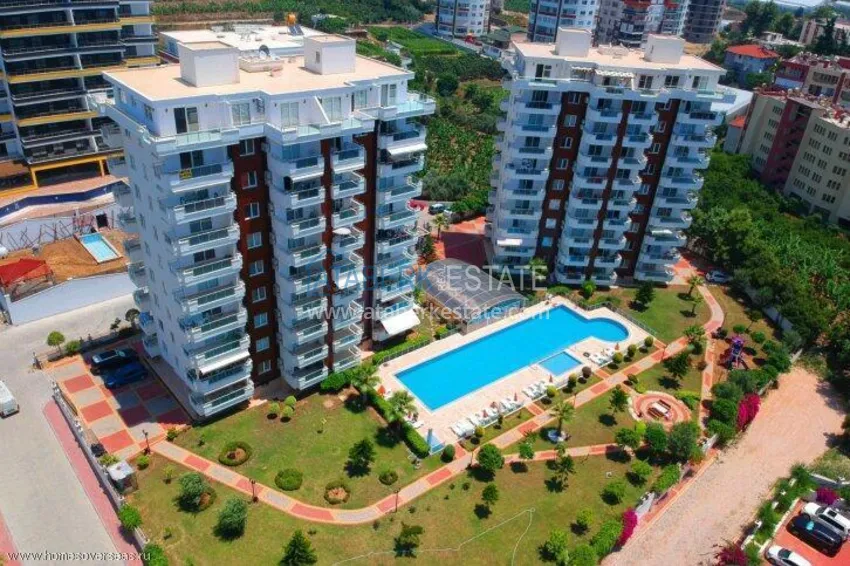 Apartament 2+1 z meblami i dwoma przeszklonymi balkonami 450 metrów od morza - Mahmutlar 1