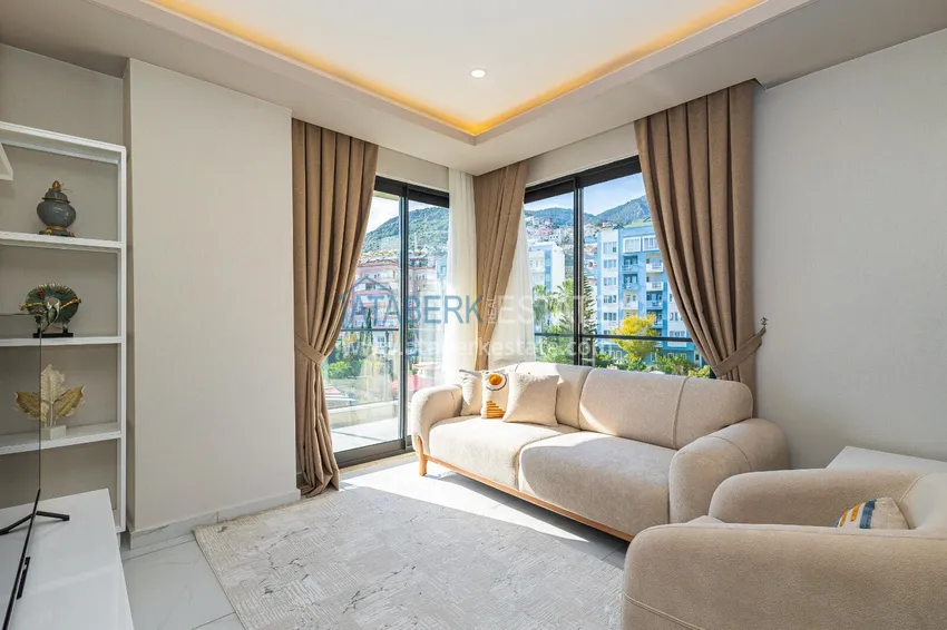 Purchase 1+1 apartment with a view of the Kale fortress — the center of Alanya, a new complex 6 