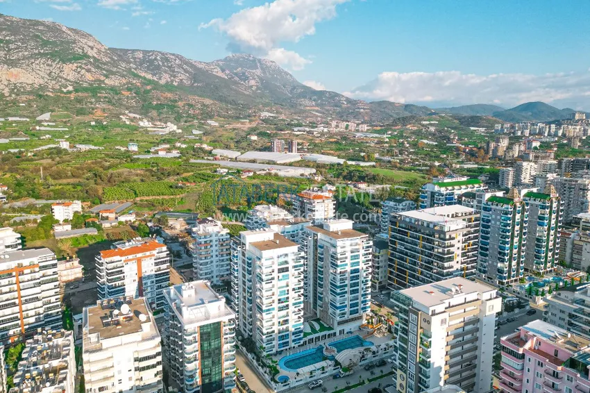 1+1 apartment with furniture and sea view in a luxury complex — Alanya, Mahmutlar district 1