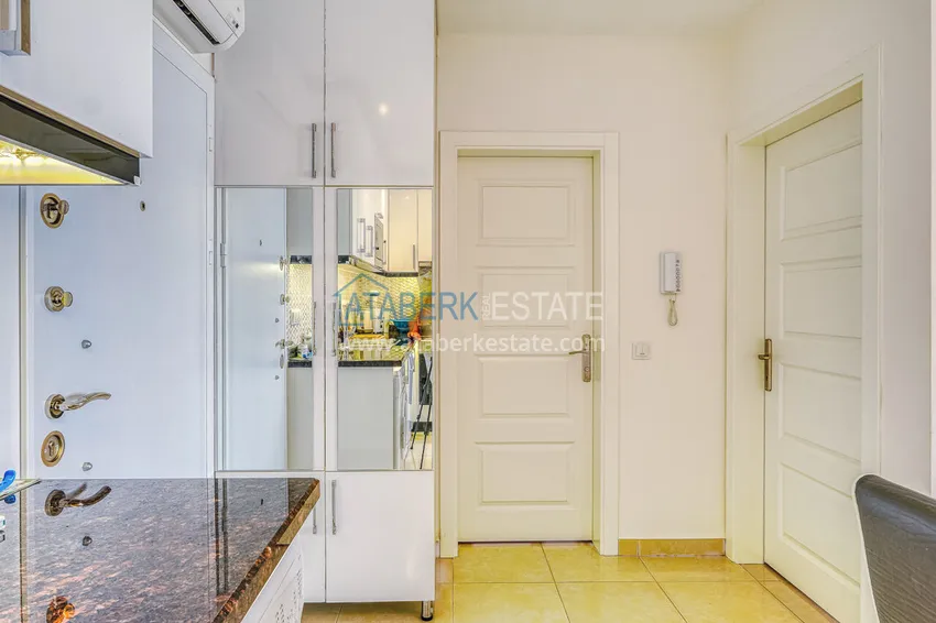 Purchase 1+1 apartment with furniture and sea view in a luxury complex — Alanya, Mahmutlar district 10