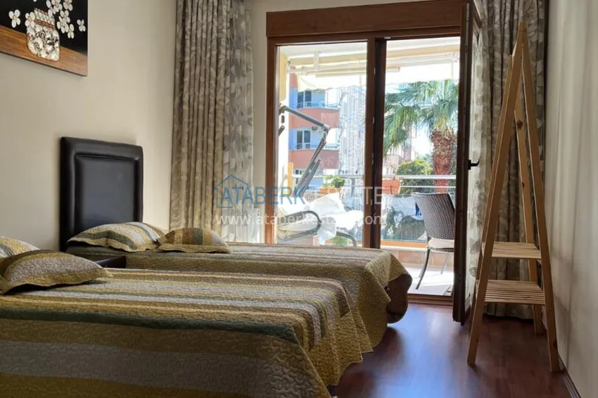 Purchase Linear 3+1 apartment in a luxury complex on the beachfront — Alanya Center 10 