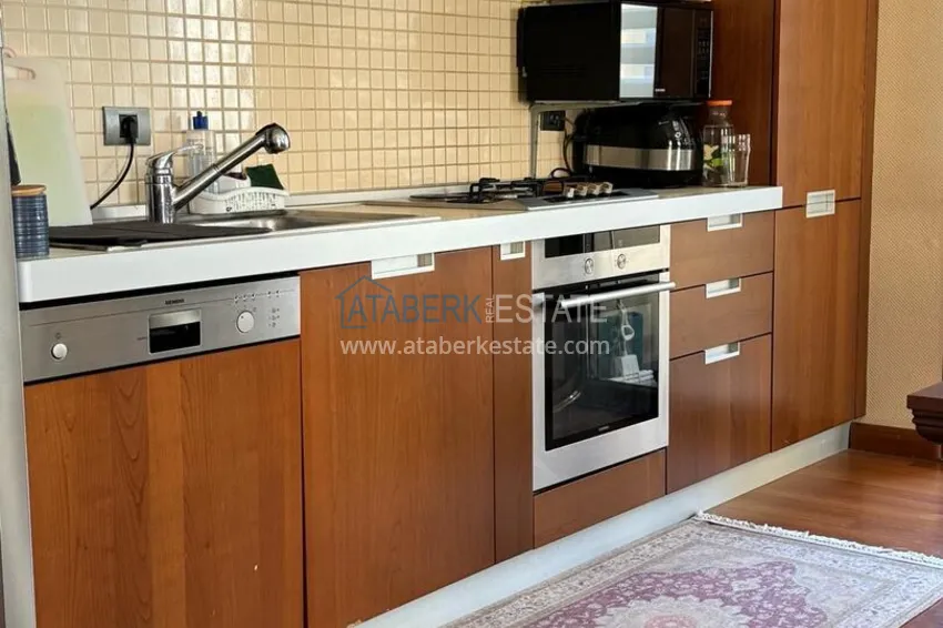 Purchase Furnished 2+1 apartment in a prestigious complex - Alanya center, first coastline 10