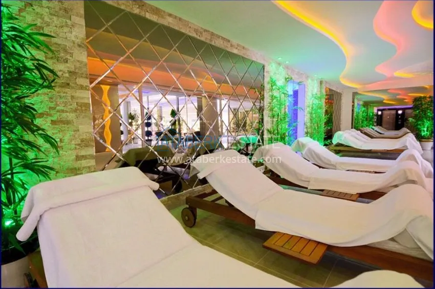 1+1 apartment with furniture and sea view in a luxury complex — Alanya, Mahmutlar district 17