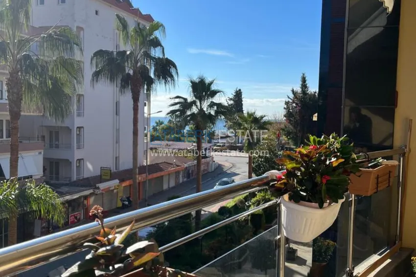 Purchase Linear 3+1 apartment in a luxury complex on the beachfront — Alanya Center 16 