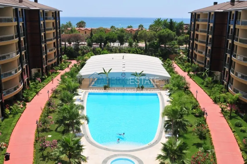 Linear 3+1 apartment in a luxury complex on the beachfront — Alanya Center 4 