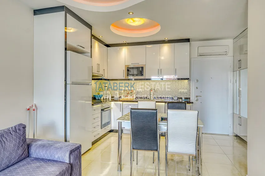 Purchase 1+1 apartment with furniture and sea view in a luxury complex — Alanya, Mahmutlar district 4