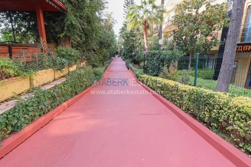 Linear 3+1 apartment in a luxury complex on the beachfront — Alanya Center 8 