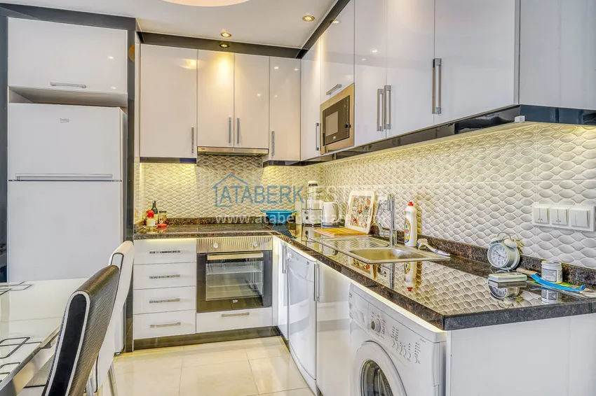 Purchase 1+1 apartment with furniture and sea view in a luxury complex — Alanya, Mahmutlar district 9