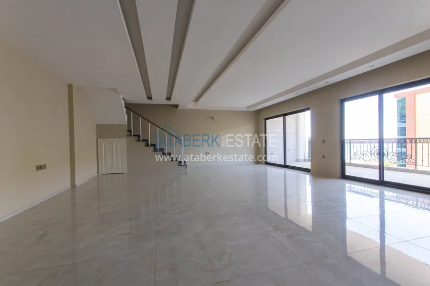 Purchase Finely finished duplex penthouse with the right to citizenship - Kargicak, Alanya 1