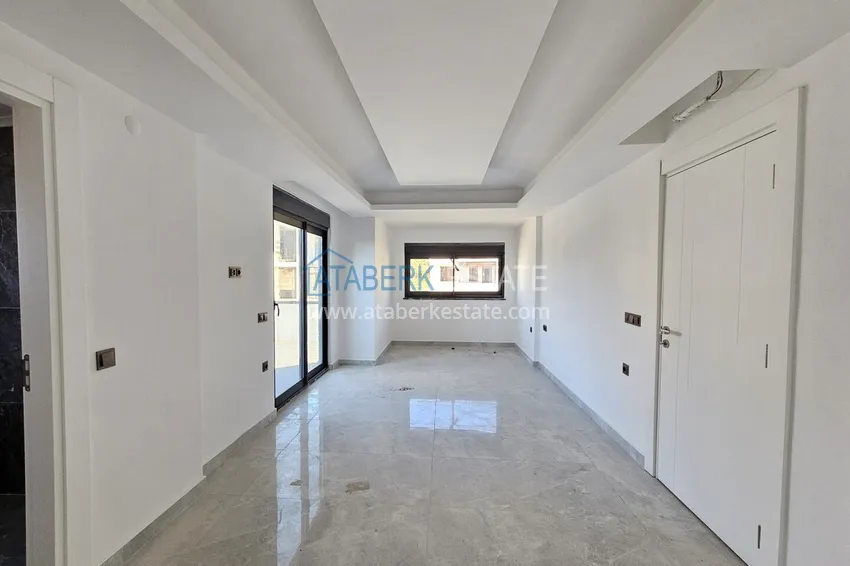 Kupuj Panoramiczny dwupoziomowy penthouse w kompleksie butikowym - centrum Alanyi, plaża Kleopatra 7 