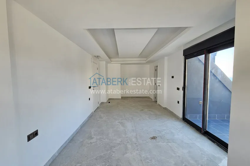 Kupuj Panoramiczny dwupoziomowy penthouse w kompleksie butikowym - centrum Alanyi, plaża Kleopatra 8 